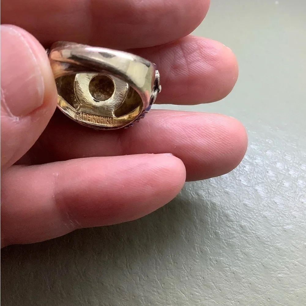unbranded gold over